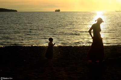 the kid and her mother, English Bay