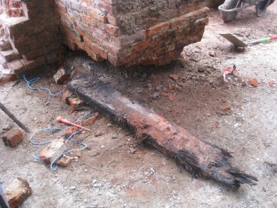 Baylam Lock,  timber tie removed