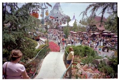 Disneyland_scene.jpg