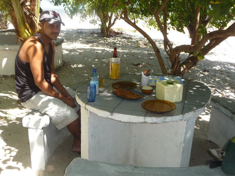 Reginaldo am Strand von Carne  de Vaca   P1030427.JPG