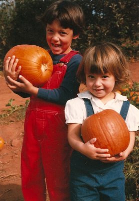 1986-10-27 Pumpkin Pickers.jpg