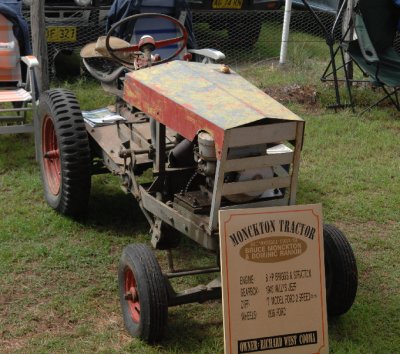 DSC_8324 Monckton tractor  Dalgety Show 2010.jpg