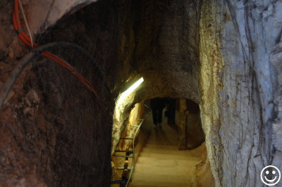 DSC_9181Walk in mine Lightning Ridge.jpg