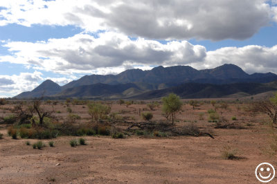 DSC_0265 Wilpena Pound from the south west.jpg