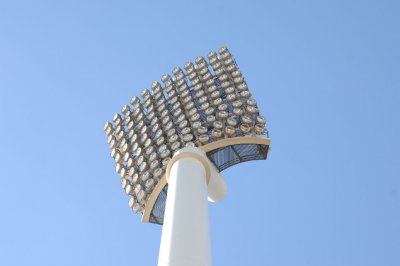 DSC_2238 Adelaide Oval light tower.jpg