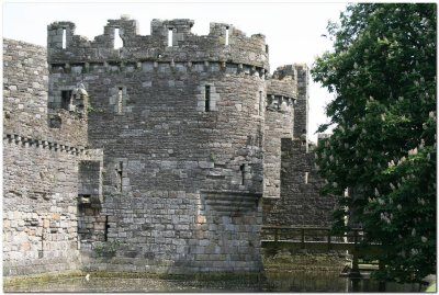 Beaumaris Castle 0825.jpg