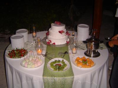 Cake table with chocolate fondue