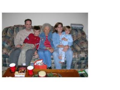 g3/80/578580/3/55093825.thefamily.jpg