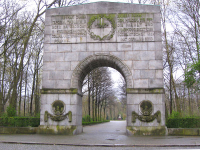 Entrance to Soviet War Memorial