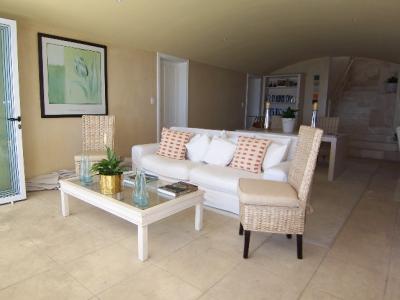 Lounge 3.jpg