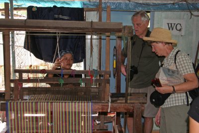 Don and Jo watch the weaver