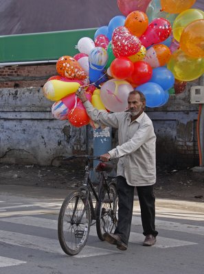 Selling Balloons