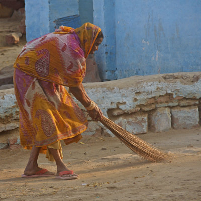 Sweeping in Morning Lite