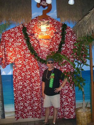 Worlds Largest Aloha Shirt, Hilo Hatties.jpg
