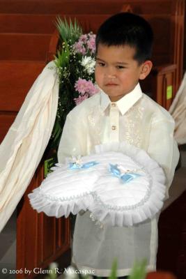 Ring bearer 4