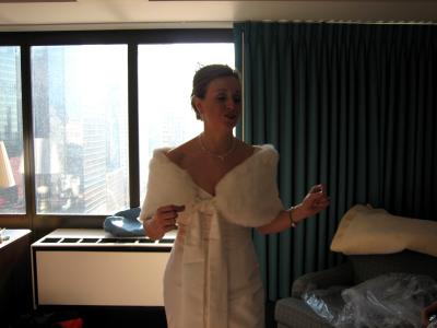 getting ready in the bridal suite at the Holiday Inn at the Merchandise Mart