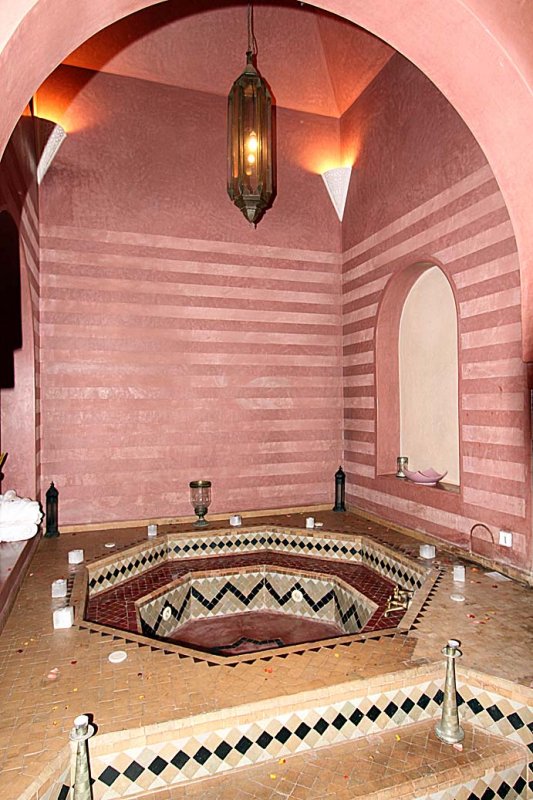 Palacial bathroom Le Riad Monceau