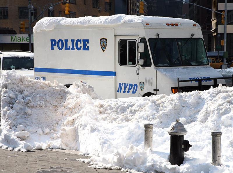 Snowed-in police