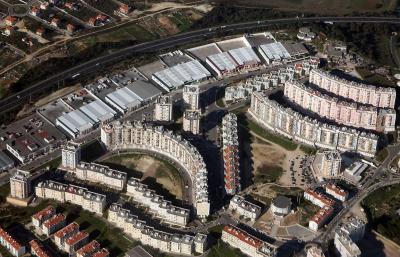  Housing complexes north of Lisbon 3055