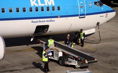 Loading the aircraft 3026