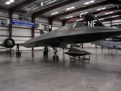 SR-71 Blackbird - World's Fastest Plane