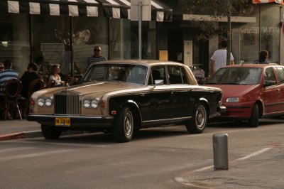 A Rolls Royce in Rothschild