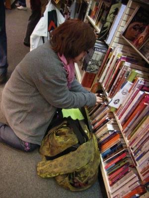 Choosing a book at Fnac