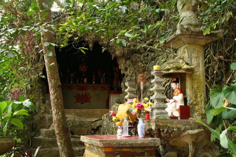 Perfume Pagoda