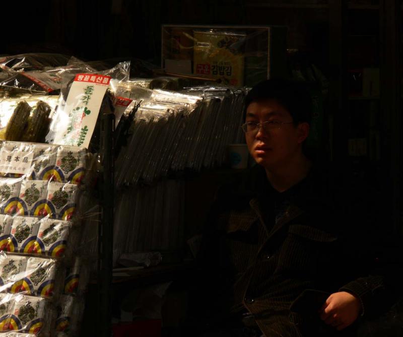 Waiting for customers, Namdaemun Market, Seoul, Korea, 2006