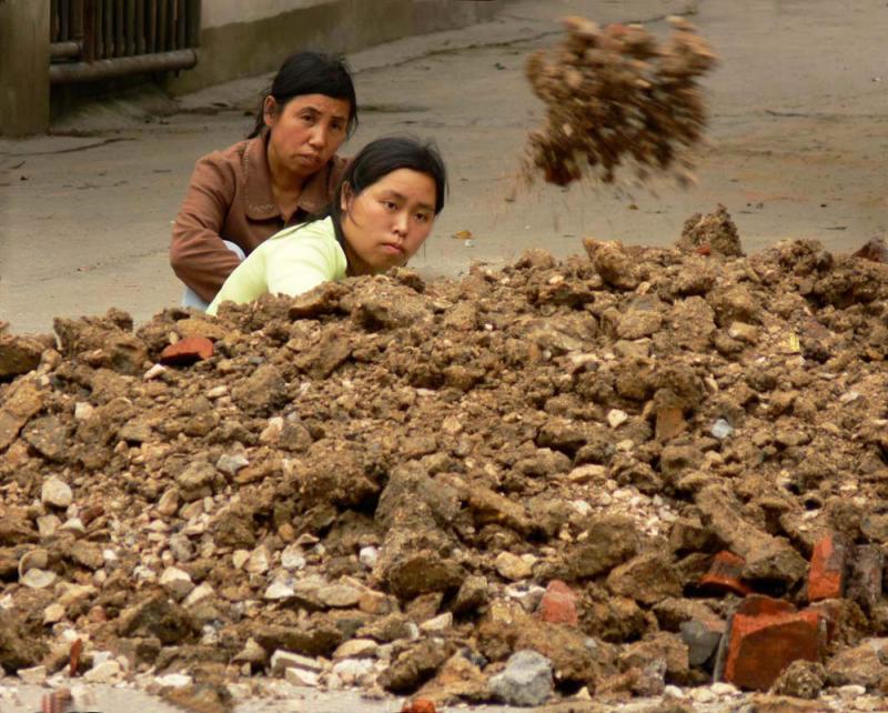 Ditch diggers, Guilin, China, 2006
