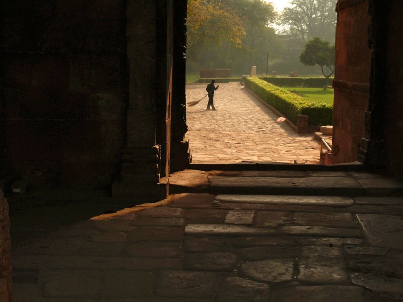 Sweeper, Might of Islam Mosque, Dehi, India, 2008