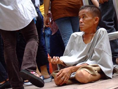 g3/82/523982/3/57286643.beggar_quiapo_06jpg.jpg