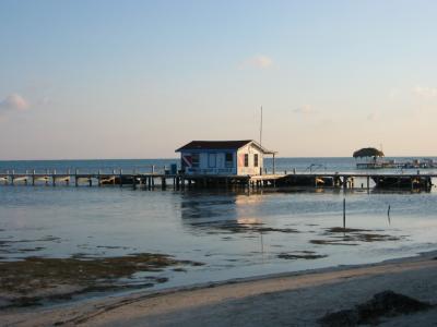 g3/82/58082/3/53381796.AmbergrisCaye015.jpg