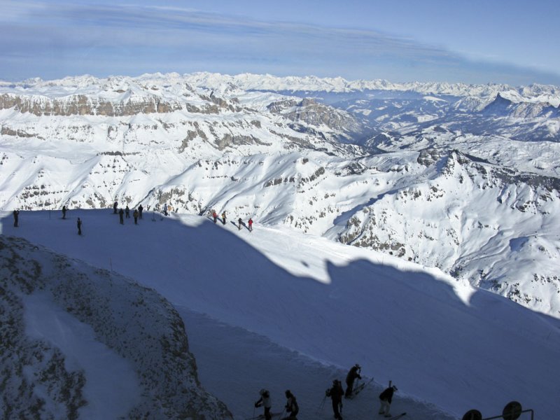 Esquiadores sobre el Graciar de La Marmolada