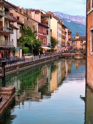 Along the canal in a serene evening....