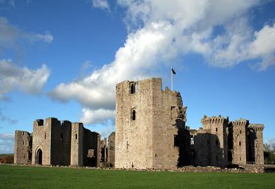 g3/82/646082/3/57247371.1529RAGLANCASTLE.jpg