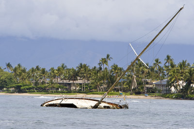 shipwreck in lahaina harbor