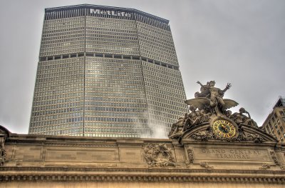 the met life building behind grand central station