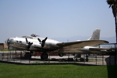 B-17G Picadilly lilly II Chino, CA