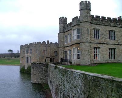 g3/83/333783/3/58521584.s5000_leedscastl054br.jpg