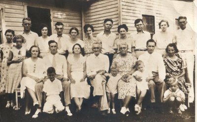 Robertson Family Group 1933
