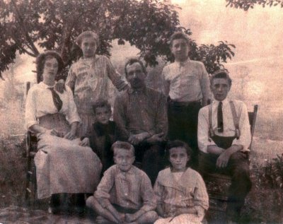 Robertson Family Group 1913