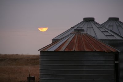 Full moon rise east of Denver