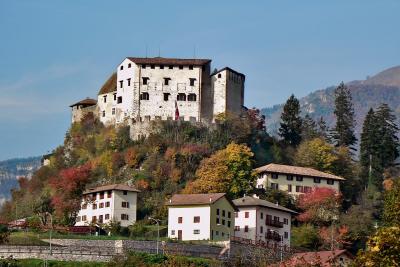 g3/83/471983/3/53070222.Italiancastlecopyfinalversionforweb.jpg