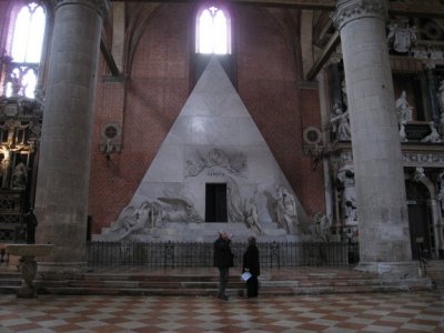 Monument to Canova (in Santa Maria dei Frari)