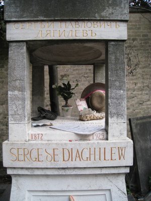 I didn't even know Diaghilev was buried here...