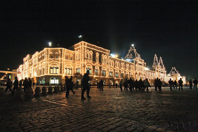 Moscou, la place rouge, le magasin Goum de nuit
