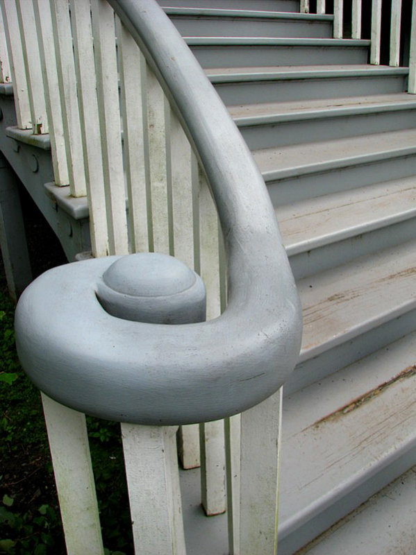 l'escalier de bois du domaine