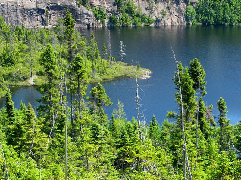 le lac au bord de la route de Baie Comeau