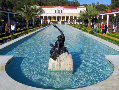 Cot carte postale: Getty villa  le bassin extrieur